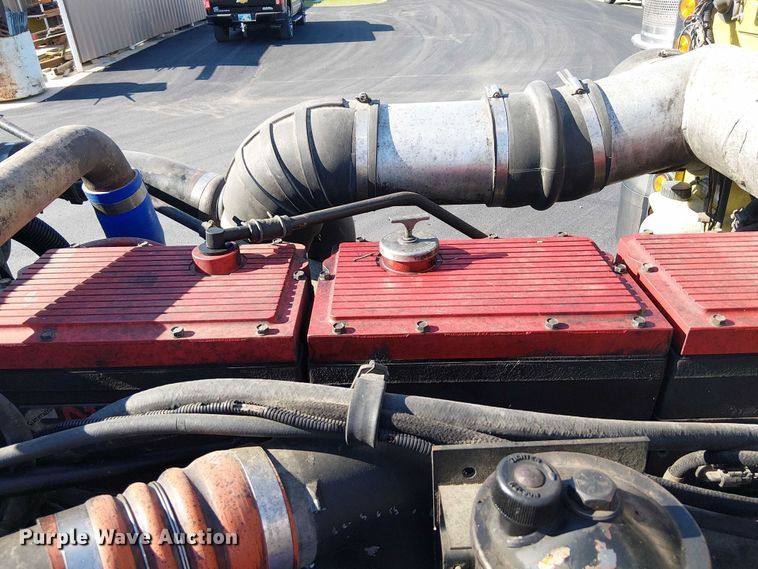 image for item DJ7857 1998 Peterbilt 379 semi truck