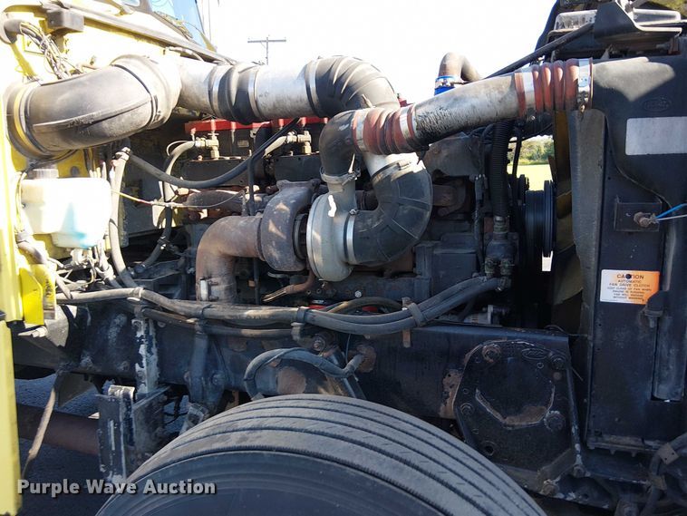 image for item DJ7857 1998 Peterbilt 379 semi truck