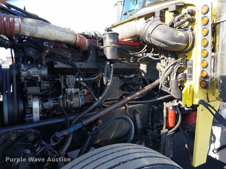 image for item DJ7857 1998 Peterbilt 379 semi truck