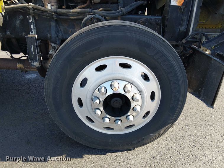 image for item DJ7857 1998 Peterbilt 379 semi truck