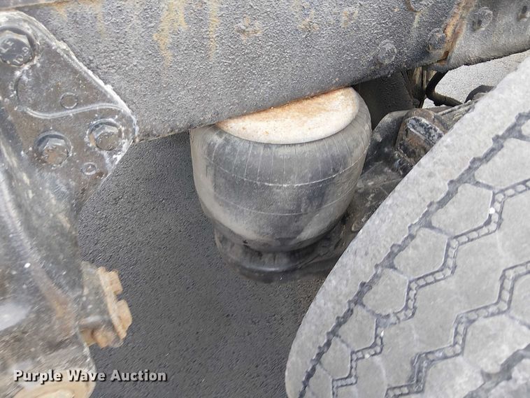 image for item DJ7857 1998 Peterbilt 379 semi truck