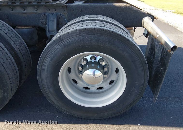 image for item DJ7857 1998 Peterbilt 379 semi truck