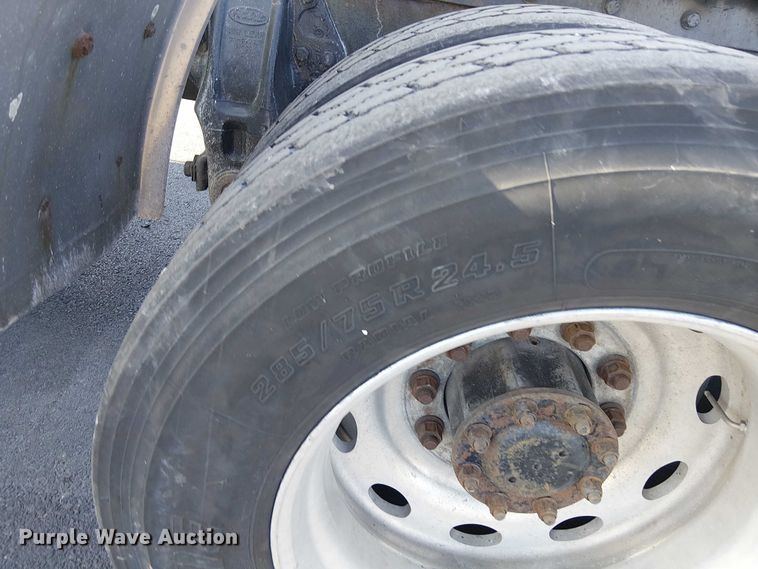 image for item DJ7857 1998 Peterbilt 379 semi truck