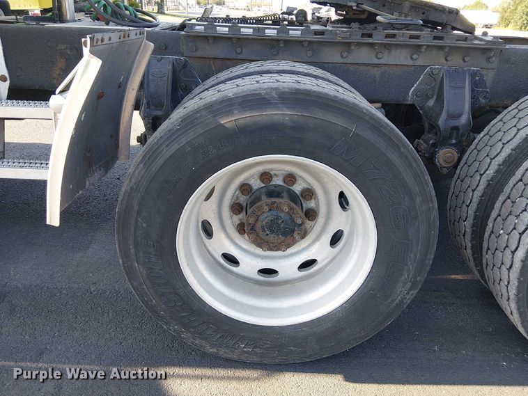 image for item DJ7857 1998 Peterbilt 379 semi truck