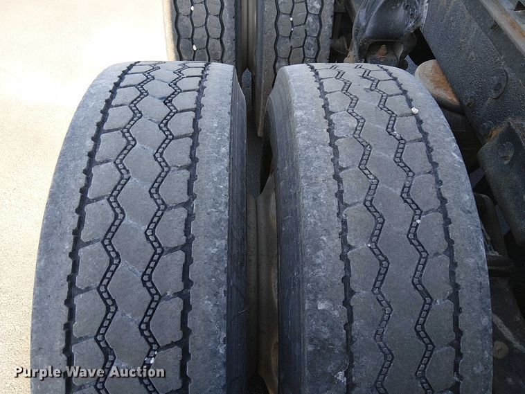 image for item DJ7857 1998 Peterbilt 379 semi truck