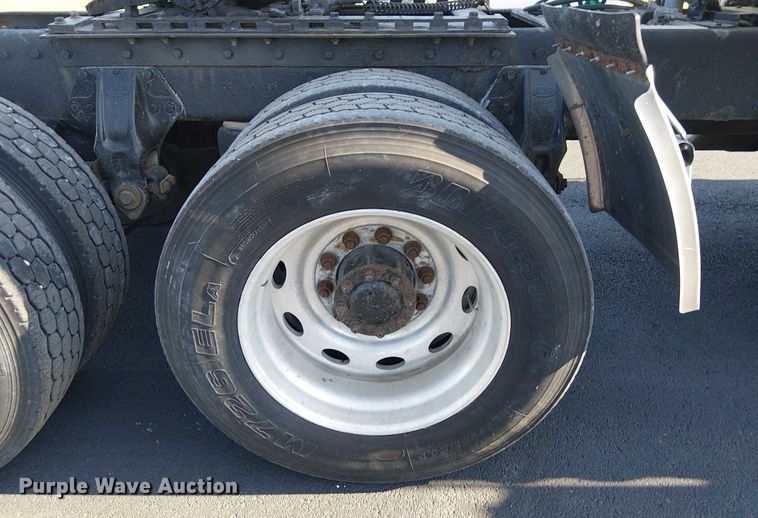 image for item DJ7857 1998 Peterbilt 379 semi truck