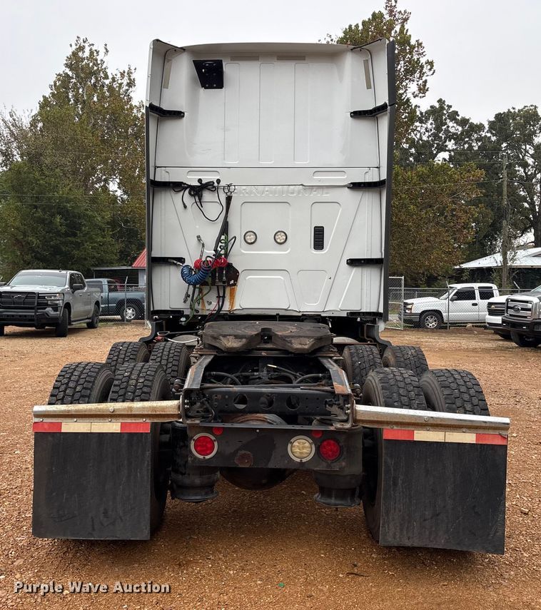 image for item DM1989 2014 International Prostar semi truck