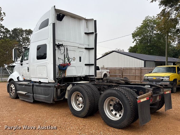 image for item DM1989 2014 International Prostar semi truck