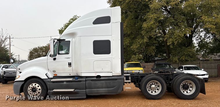 image for item DM1989 2014 International Prostar semi truck