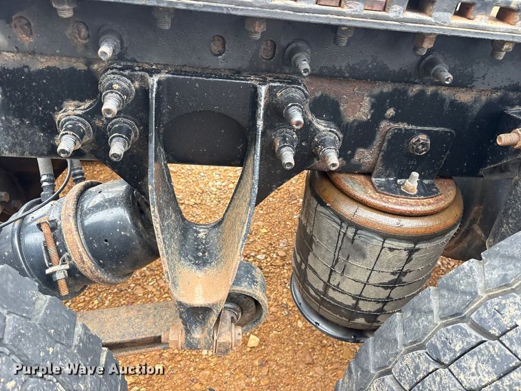 image for item DM1989 2014 International Prostar semi truck