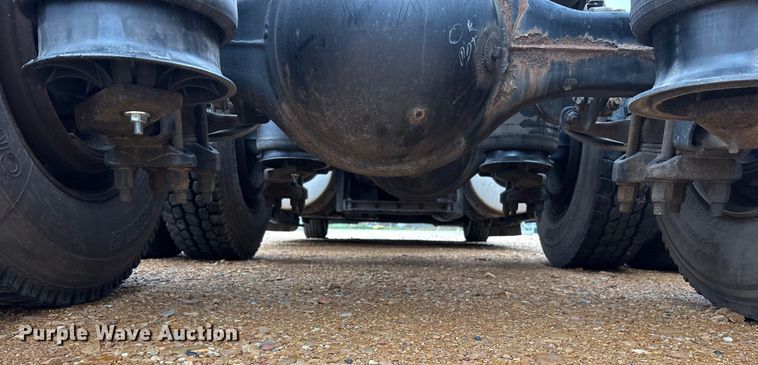 image for item DM1989 2014 International Prostar semi truck