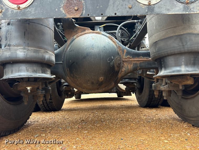 image for item DM1989 2014 International Prostar semi truck