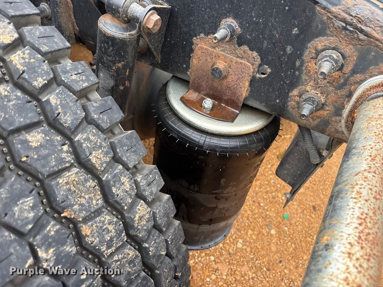 image for item DM1989 2014 International Prostar semi truck