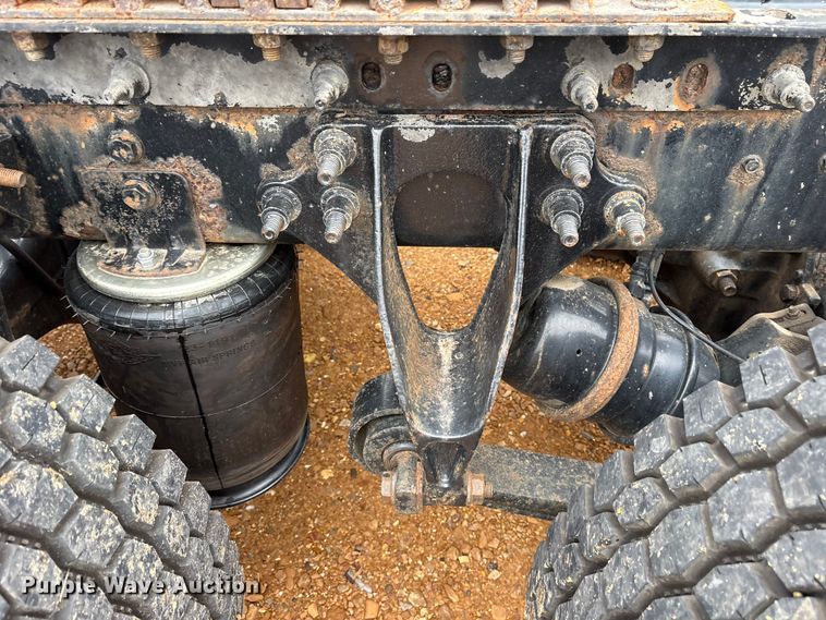 image for item DM1989 2014 International Prostar semi truck