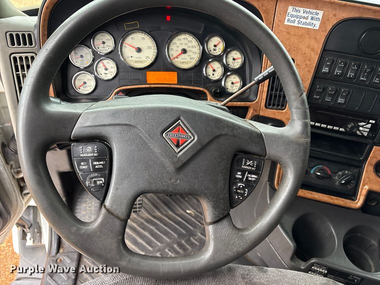 image for item DM1989 2014 International Prostar semi truck