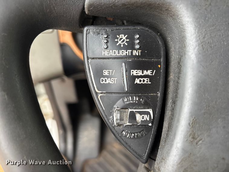 image for item DM1989 2014 International Prostar semi truck