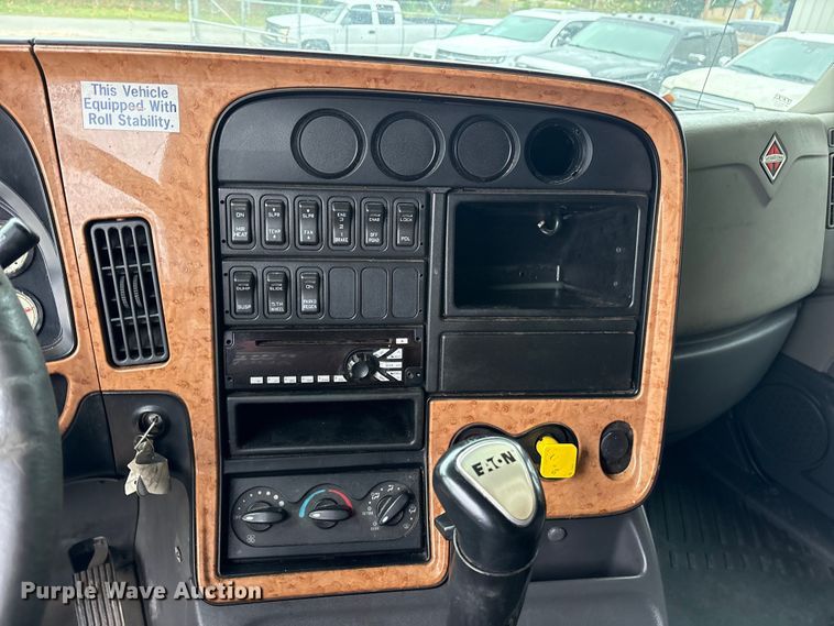 image for item DM1989 2014 International Prostar semi truck