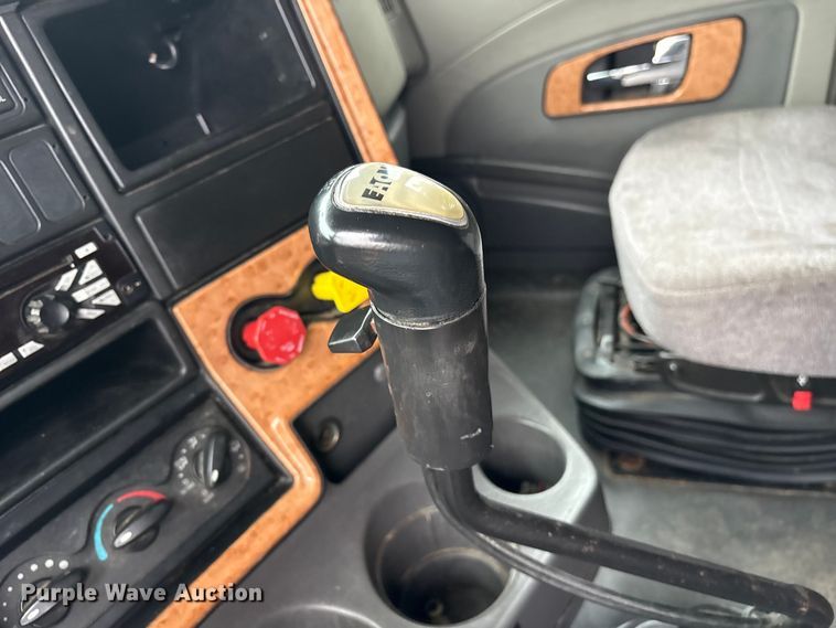 image for item DM1989 2014 International Prostar semi truck