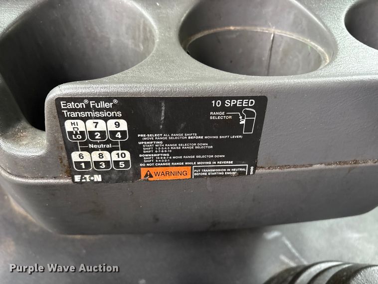 image for item DM1989 2014 International Prostar semi truck