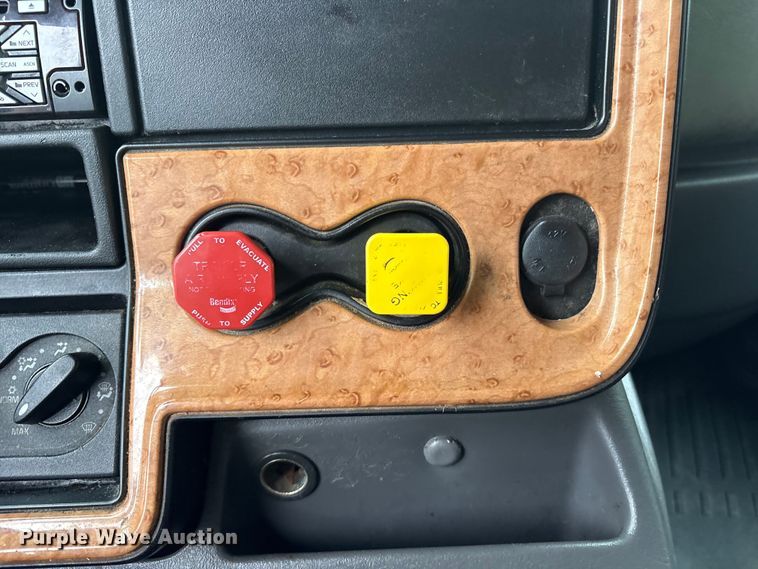 image for item DM1989 2014 International Prostar semi truck