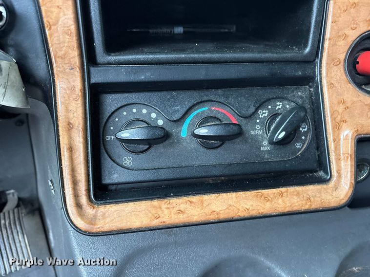 image for item DM1989 2014 International Prostar semi truck