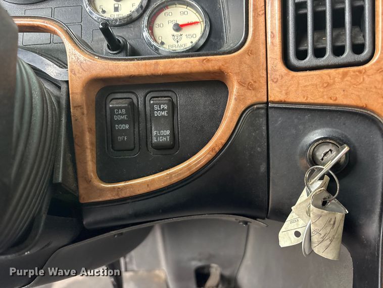 image for item DM1989 2014 International Prostar semi truck