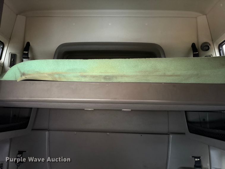 image for item DM1989 2014 International Prostar semi truck