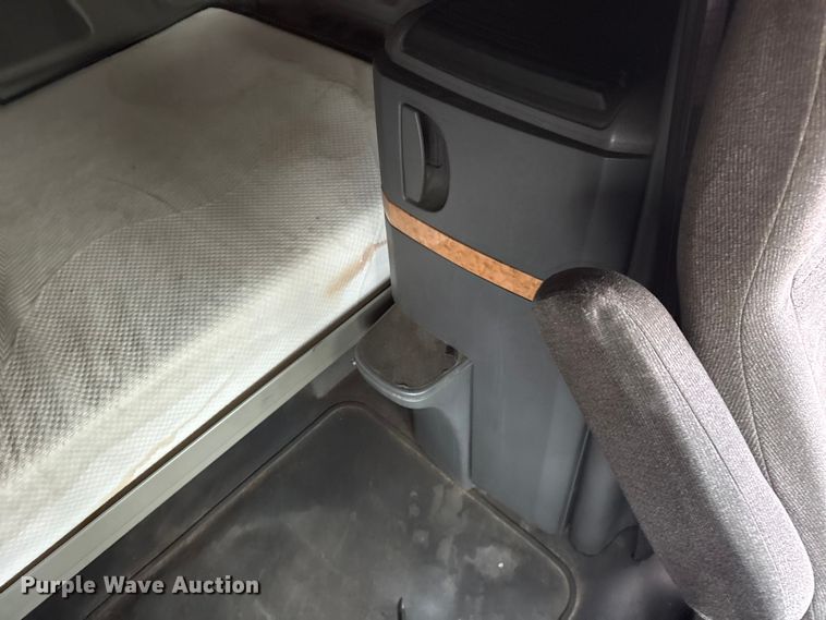 image for item DM1989 2014 International Prostar semi truck