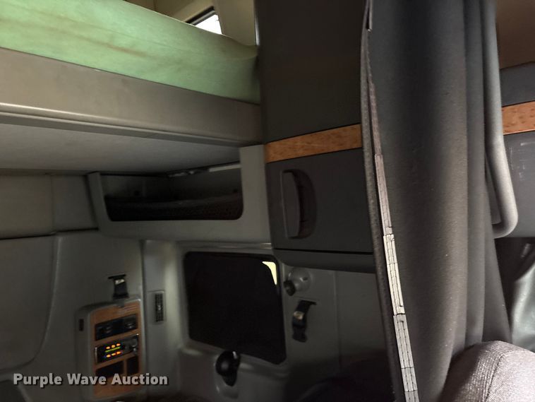 image for item DM1989 2014 International Prostar semi truck