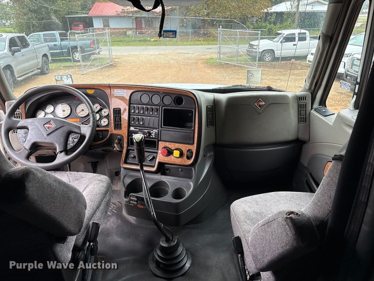 image for item DM1989 2014 International Prostar semi truck