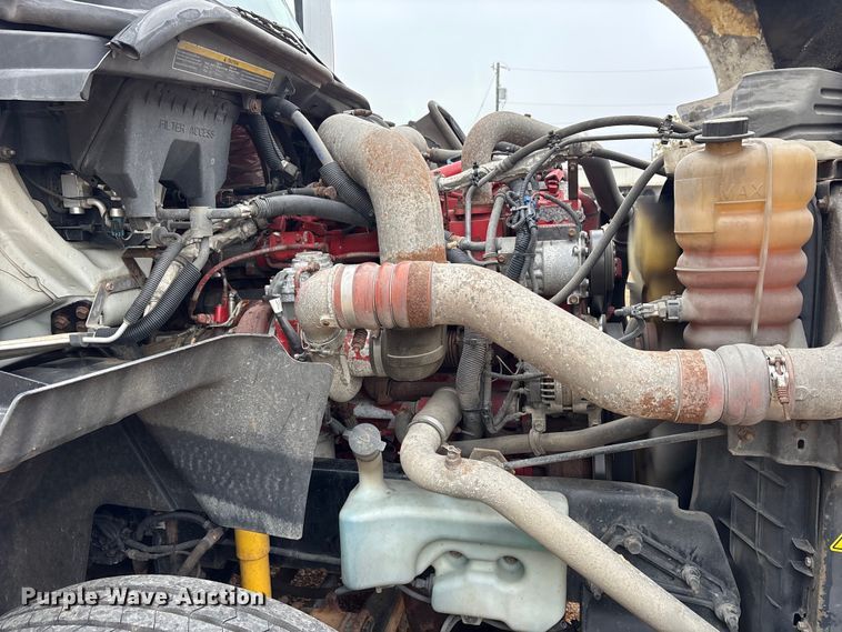 image for item DM1989 2014 International Prostar semi truck