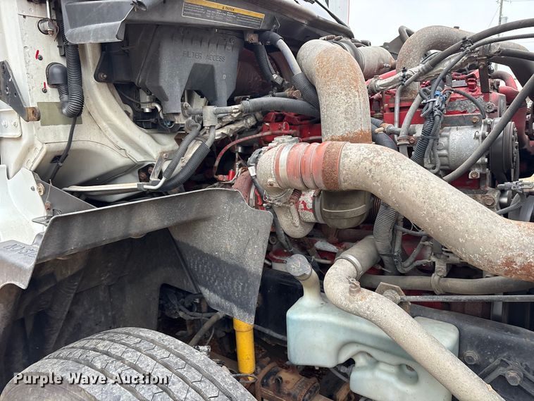 image for item DM1989 2014 International Prostar semi truck