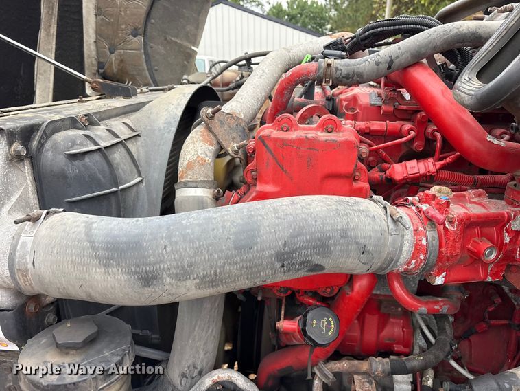 image for item DM1989 2014 International Prostar semi truck