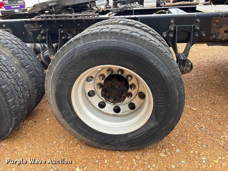 image for item DM1989 2014 International Prostar semi truck