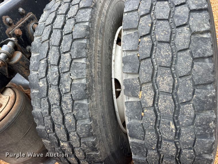 image for item DM1989 2014 International Prostar semi truck