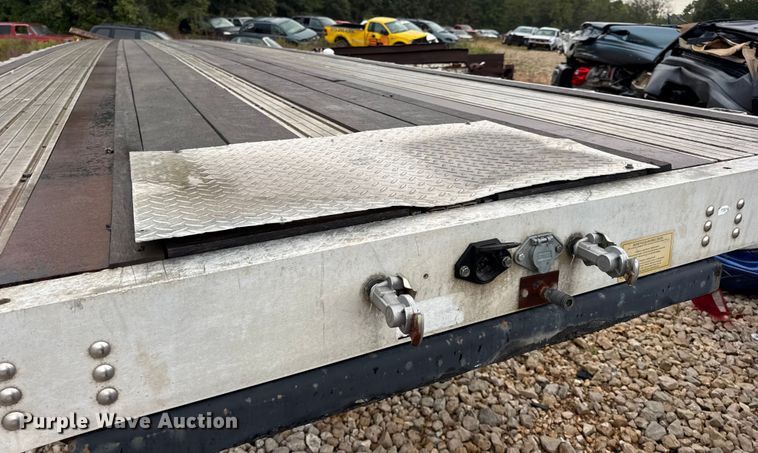 image for item DO2273 2000 Transcraft Eagle W2 flatbed trailer