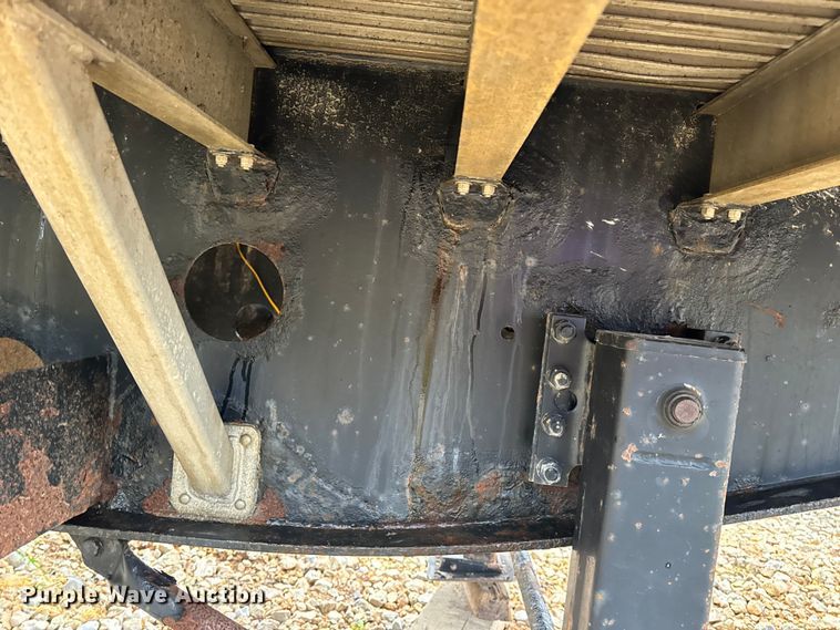 image for item DO2273 2000 Transcraft Eagle W2 flatbed trailer