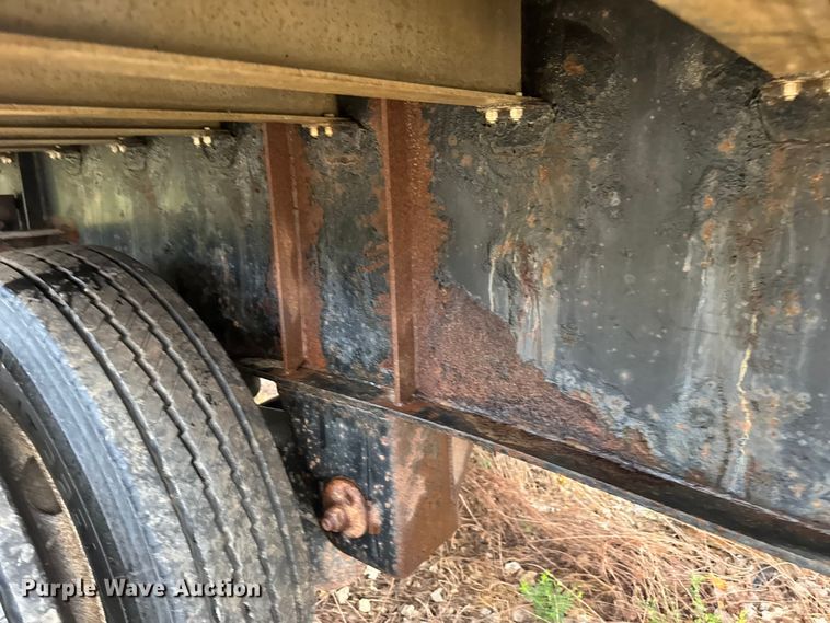 image for item DO2273 2000 Transcraft Eagle W2 flatbed trailer