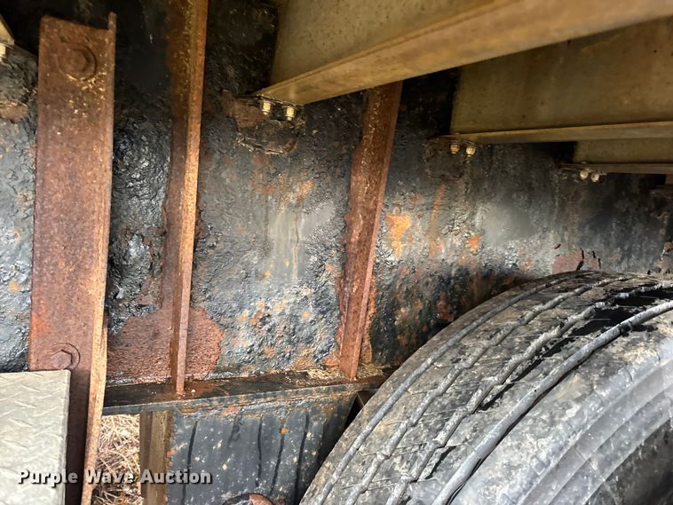 image for item DO2273 2000 Transcraft Eagle W2 flatbed trailer