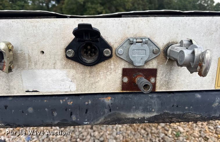 image for item DO2273 2000 Transcraft Eagle W2 flatbed trailer