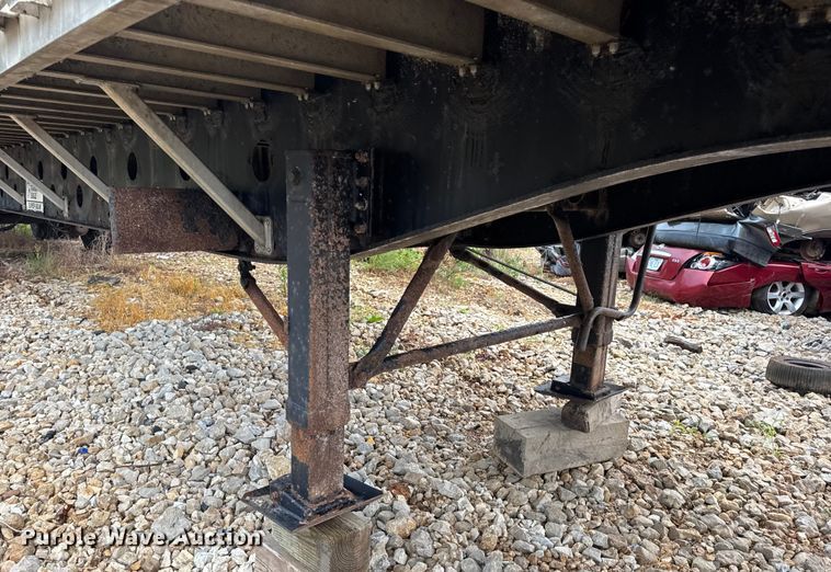 image for item DO2273 2000 Transcraft Eagle W2 flatbed trailer