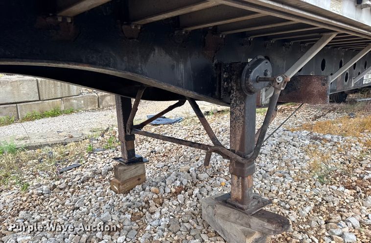 image for item DO2273 2000 Transcraft Eagle W2 flatbed trailer