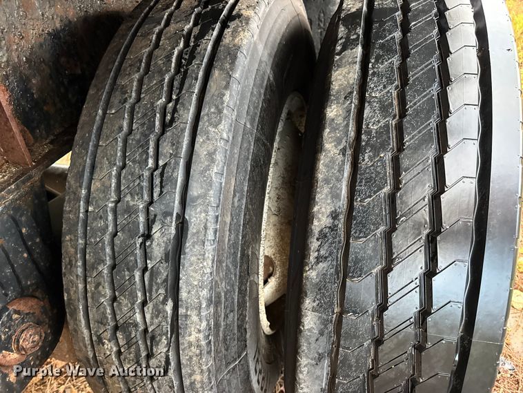 image for item DO2273 2000 Transcraft Eagle W2 flatbed trailer