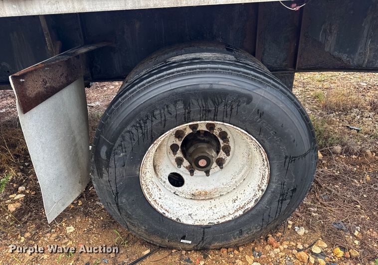 image for item DO2273 2000 Transcraft Eagle W2 flatbed trailer