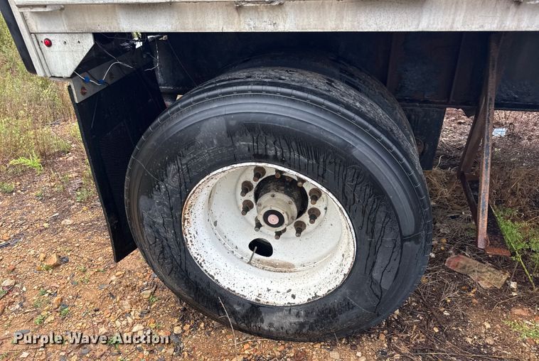 image for item DO2273 2000 Transcraft Eagle W2 flatbed trailer