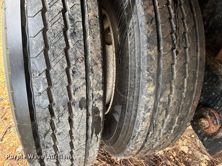 image for item DO2273 2000 Transcraft Eagle W2 flatbed trailer