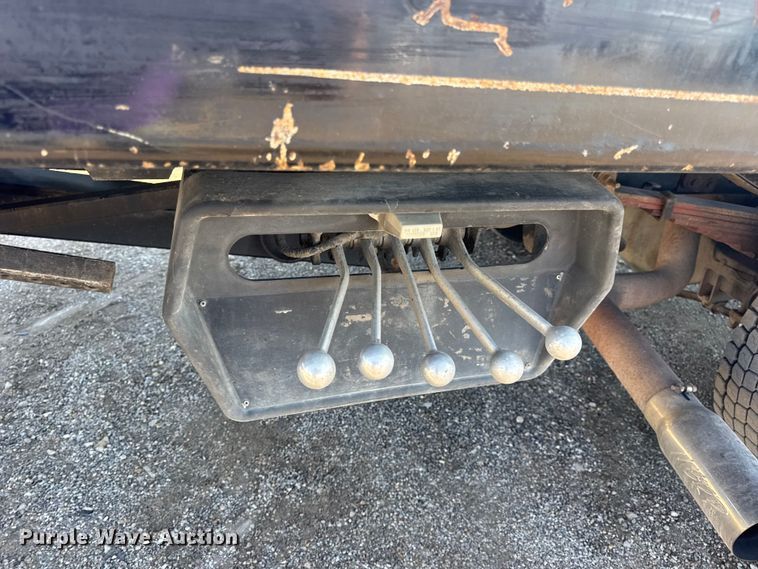 image for item DO2392 2012 Dodge Ram 5500 rollback truck