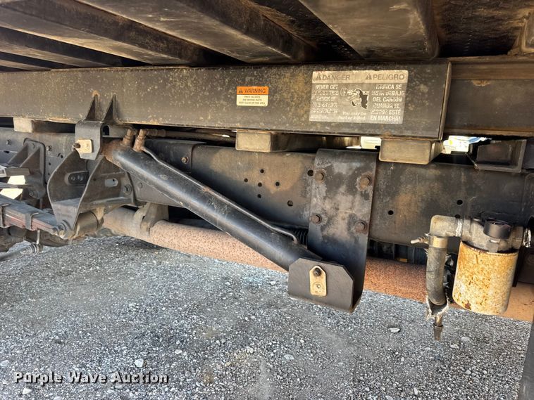 image for item DO2392 2012 Dodge Ram 5500 rollback truck