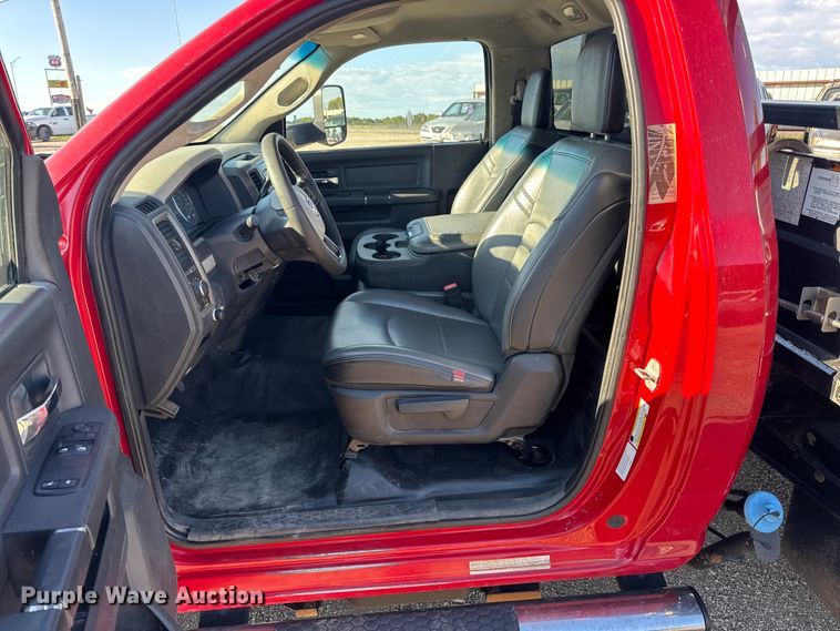 image for item DO2392 2012 Dodge Ram 5500 rollback truck