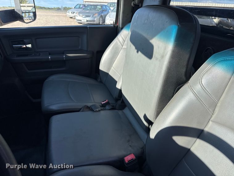 image for item DO2392 2012 Dodge Ram 5500 rollback truck